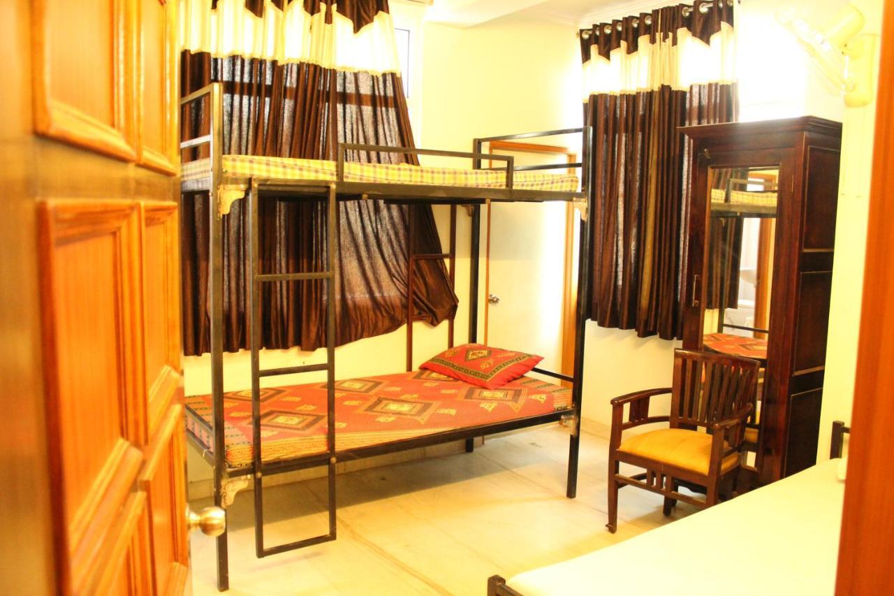 Hotel The Chit Chat Palace ชัยปุระ ภายนอก รูปภาพ